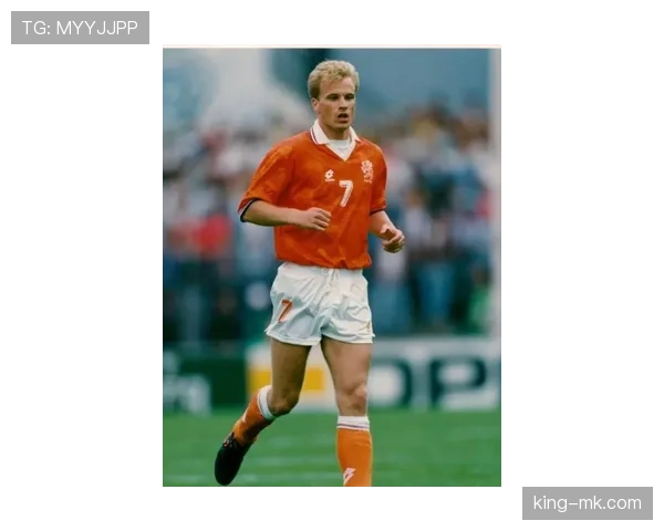 克鲁伊夫与米歇尔斯：缔造全攻全守足球，重塑现代战术格局