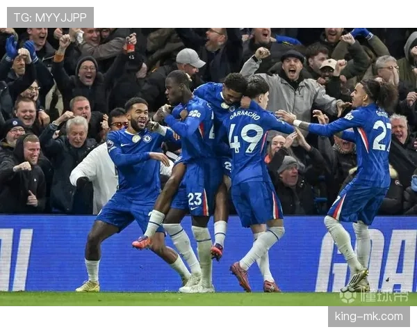 切尔西主帅执教稳定性面临质疑,球队赛季走势面临考验 切尔西主帅执教稳定性面临质疑,球队赛季走势面临考验